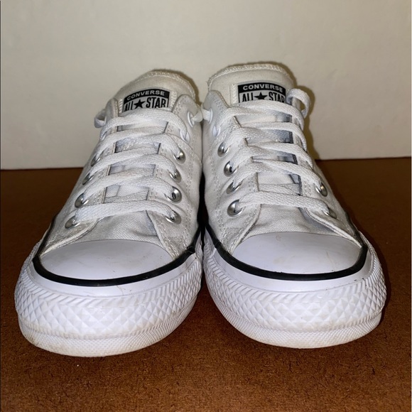 Women’s size 7 Converse low top all star Chuck Taylor Crisp White sneakers - Picture 9 of 10